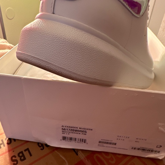 Alexander McQueen - Picture 2 of 3